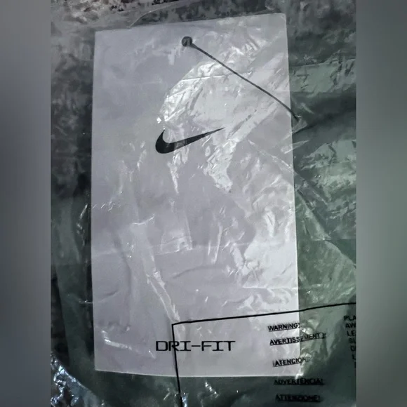 Brand new Nike One Luxe lightweight green leggings. - Picture 3 of 6